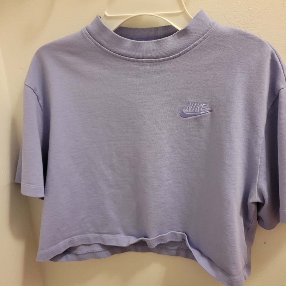 Nike sport purple crop top